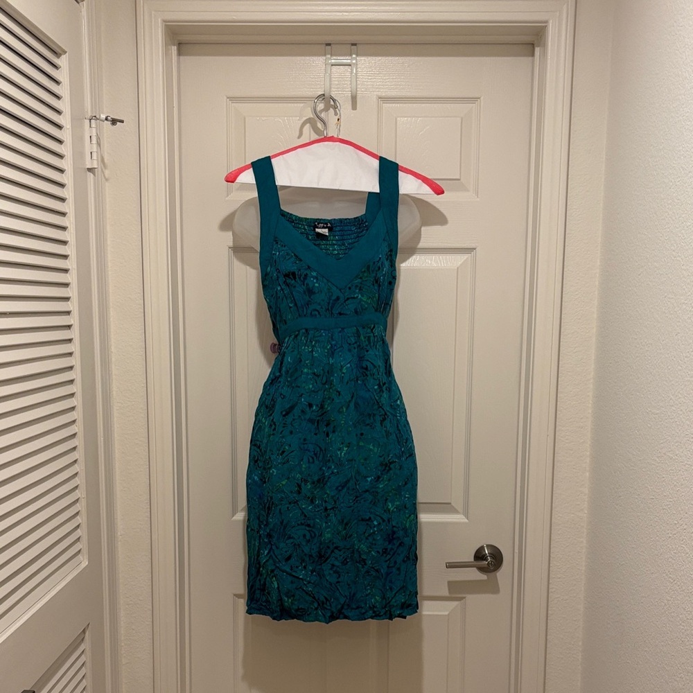 Chic Teal Sleeveless Midi Dress